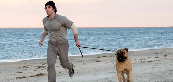 Hollywood mu pon�kol peniaze, ale Stallone odmietol. Chcel len jedno: by� Rocky! Neuverite�n� pr�beh Ja, Rocky predstavuje trailer